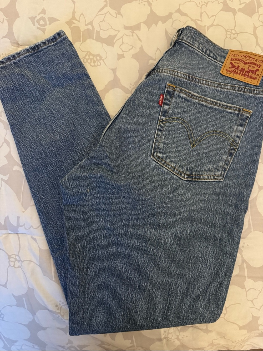 Levi's Women's Skinny Jeans in Blue Denim with Red Tab